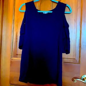 Blue top, open shoulders. Quarter sleeve